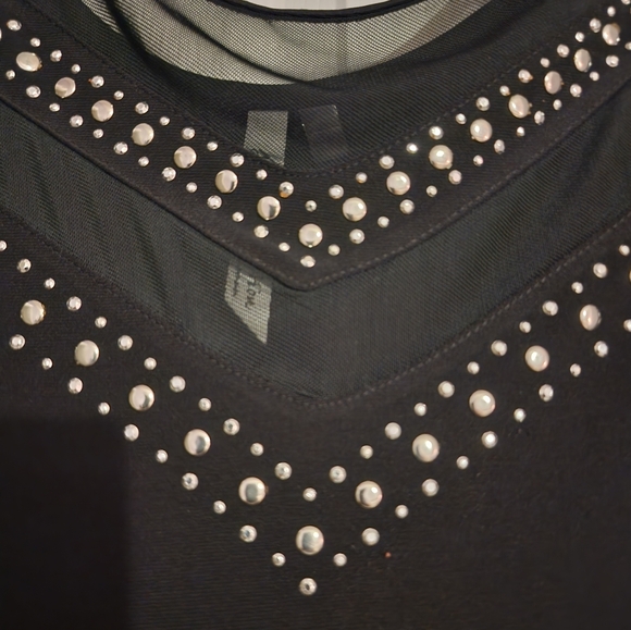 Top - Picture 2 of 5